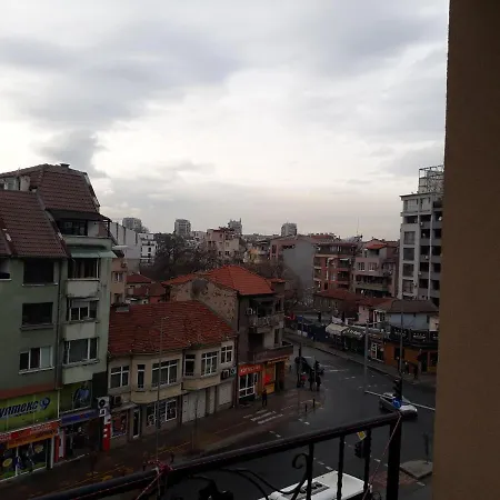 16a Vasil Aprilov 64 - *